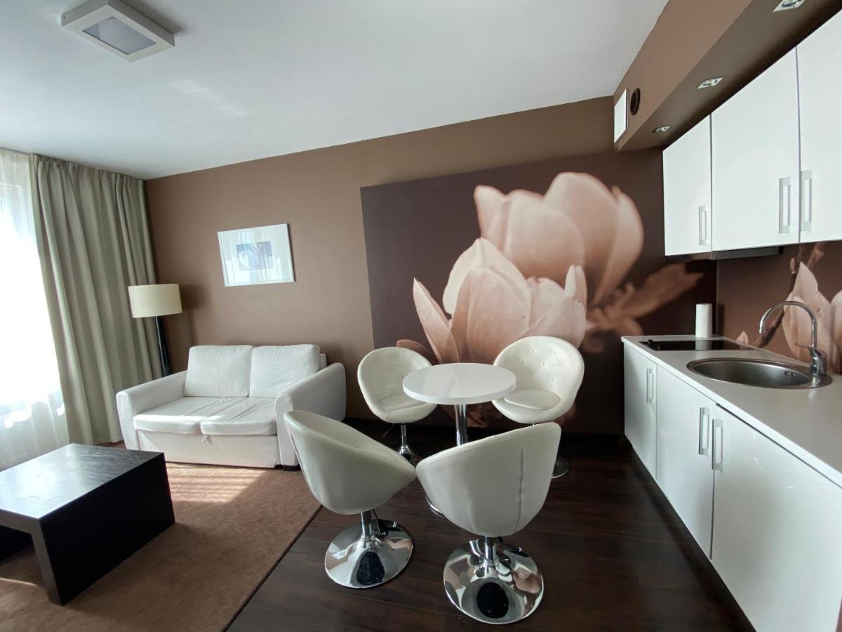 Apartament Prywatny Salon Z Aneksem Kuchennym I Sypialnia W Hotelu Diva كولوبرزيغ المظهر الخارجي الصورة