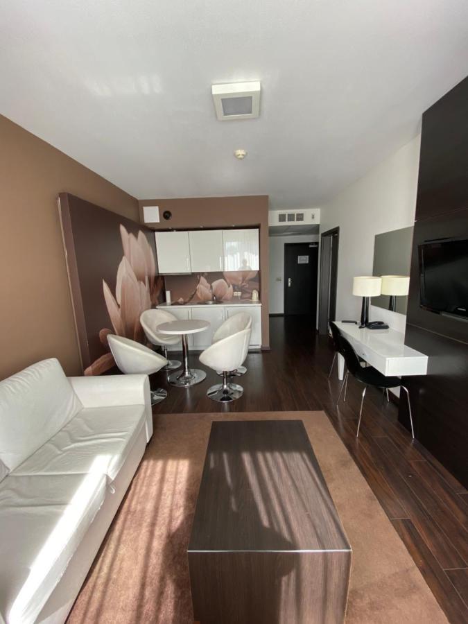 Apartament Prywatny Salon Z Aneksem Kuchennym I Sypialnia W Hotelu Diva كولوبرزيغ المظهر الخارجي الصورة