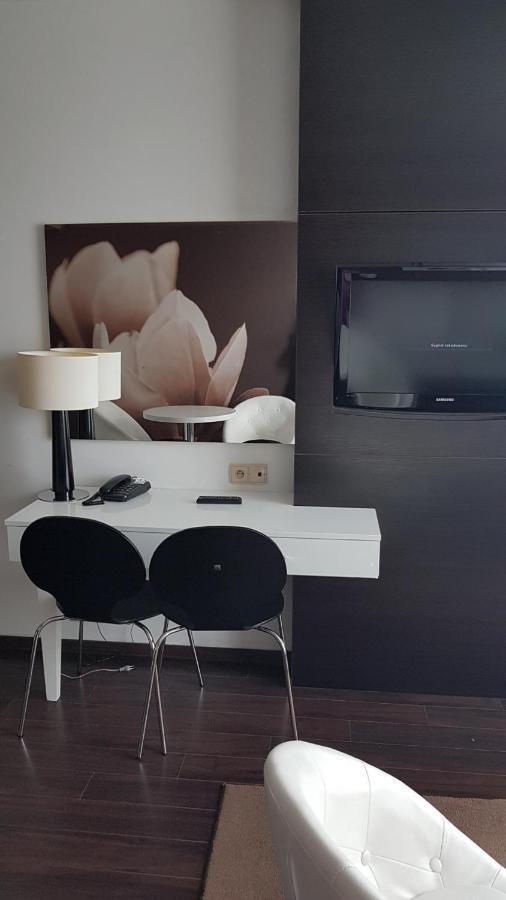 Apartament Prywatny Salon Z Aneksem Kuchennym I Sypialnia W Hotelu Diva كولوبرزيغ المظهر الخارجي الصورة