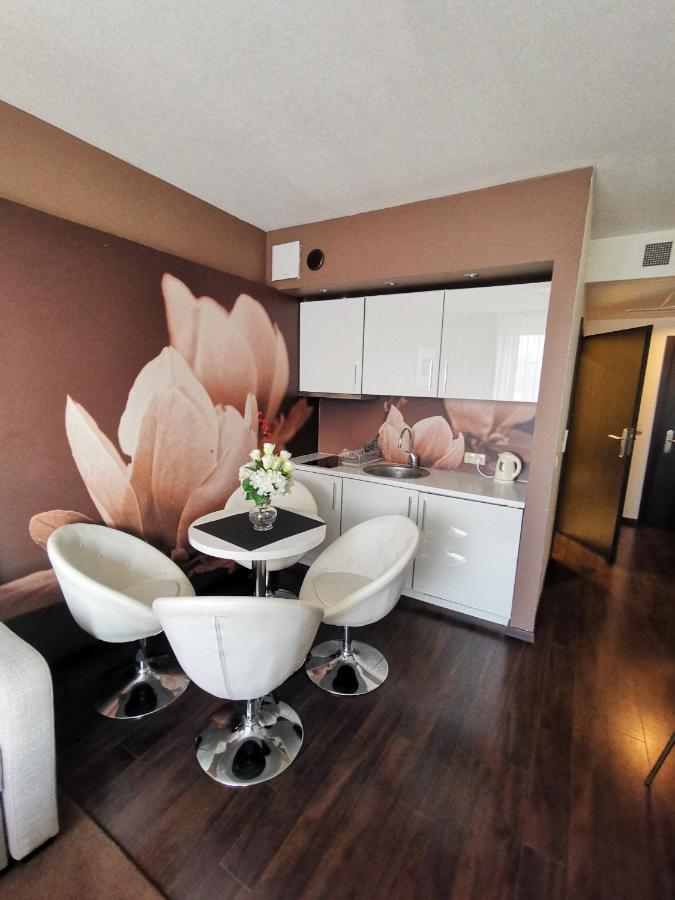 Apartament Prywatny Salon Z Aneksem Kuchennym I Sypialnia W Hotelu Diva كولوبرزيغ المظهر الخارجي الصورة