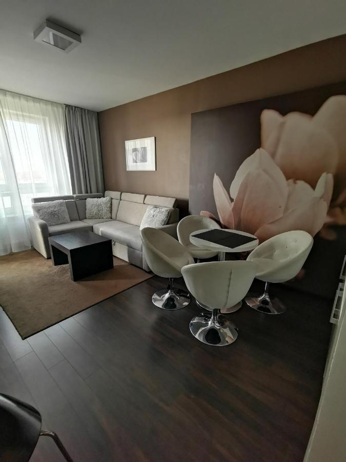 Apartament Prywatny Salon Z Aneksem Kuchennym I Sypialnia W Hotelu Diva كولوبرزيغ المظهر الخارجي الصورة