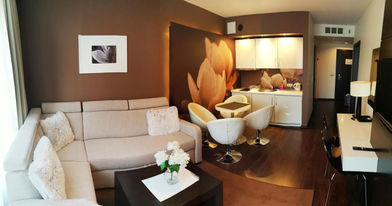 Apartament Prywatny Salon Z Aneksem Kuchennym I Sypialnia W Hotelu Diva كولوبرزيغ المظهر الخارجي الصورة