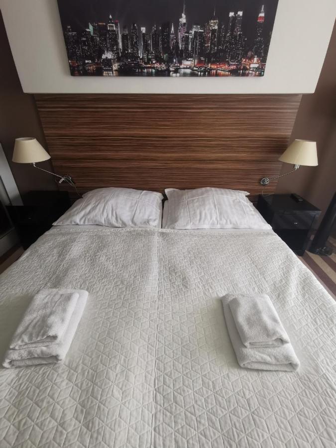 Apartament Prywatny Salon Z Aneksem Kuchennym I Sypialnia W Hotelu Diva كولوبرزيغ المظهر الخارجي الصورة