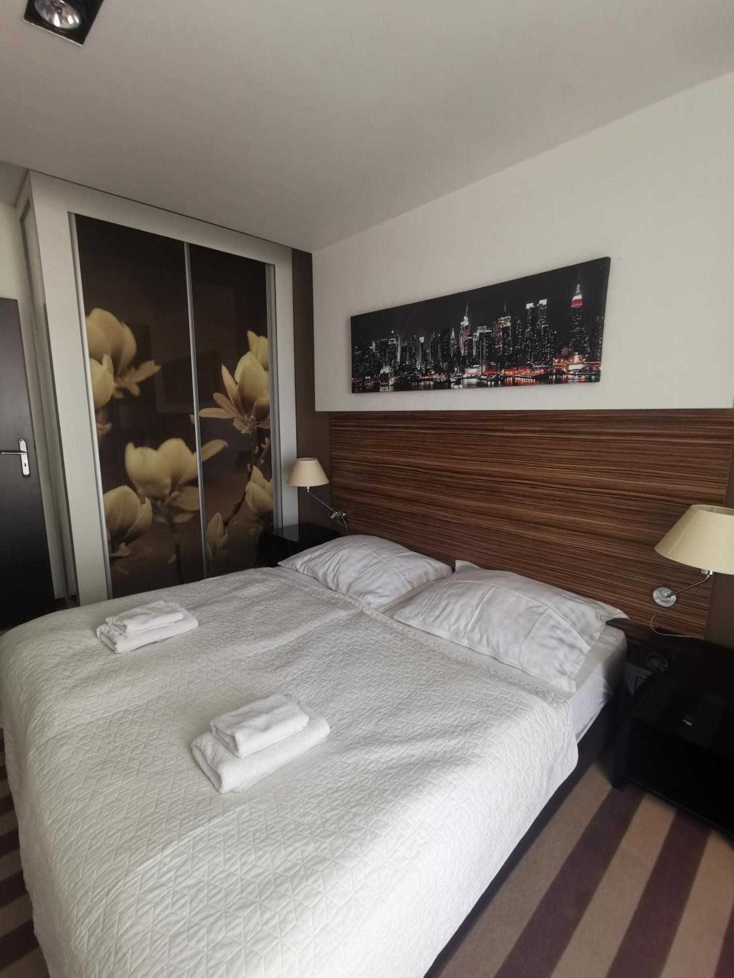 Apartament Prywatny Salon Z Aneksem Kuchennym I Sypialnia W Hotelu Diva كولوبرزيغ الغرفة الصورة