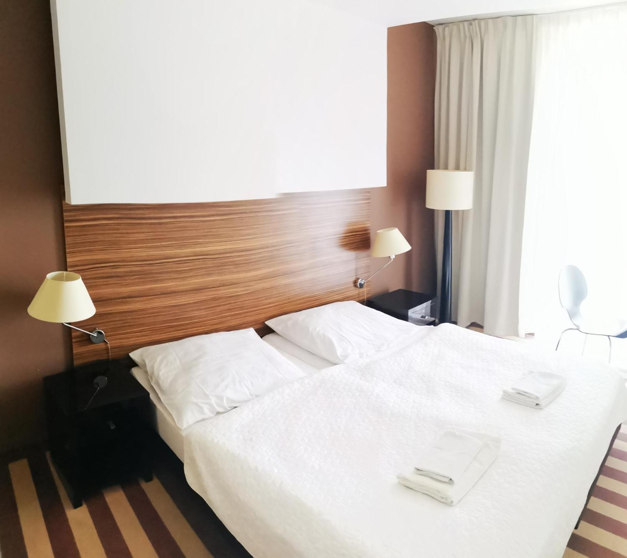 Apartament Prywatny Salon Z Aneksem Kuchennym I Sypialnia W Hotelu Diva كولوبرزيغ الغرفة الصورة